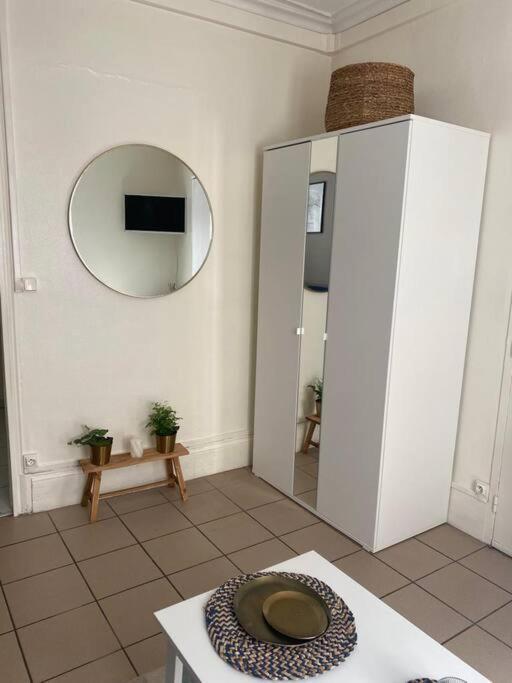 Le Penseur Studio Apartment Orleans Bagian luar foto